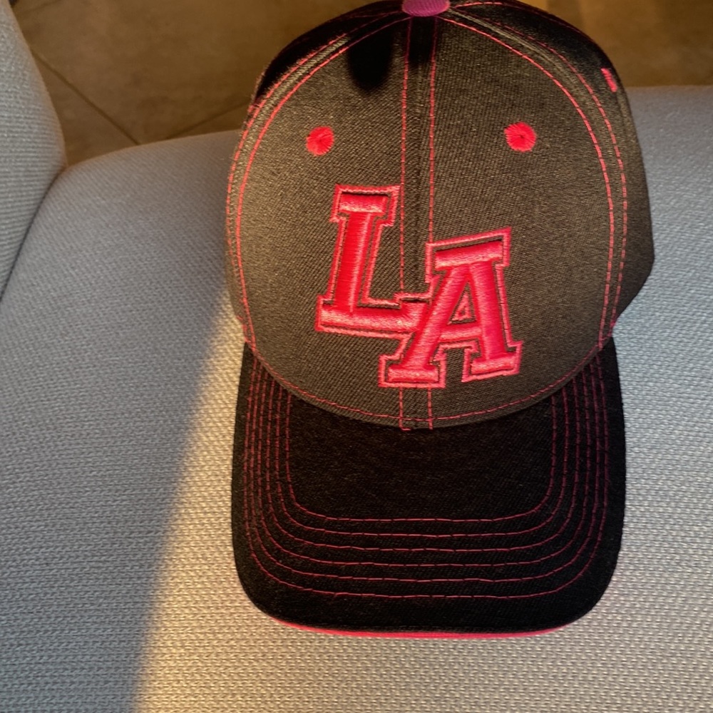 Super cute pink and black LA hat.